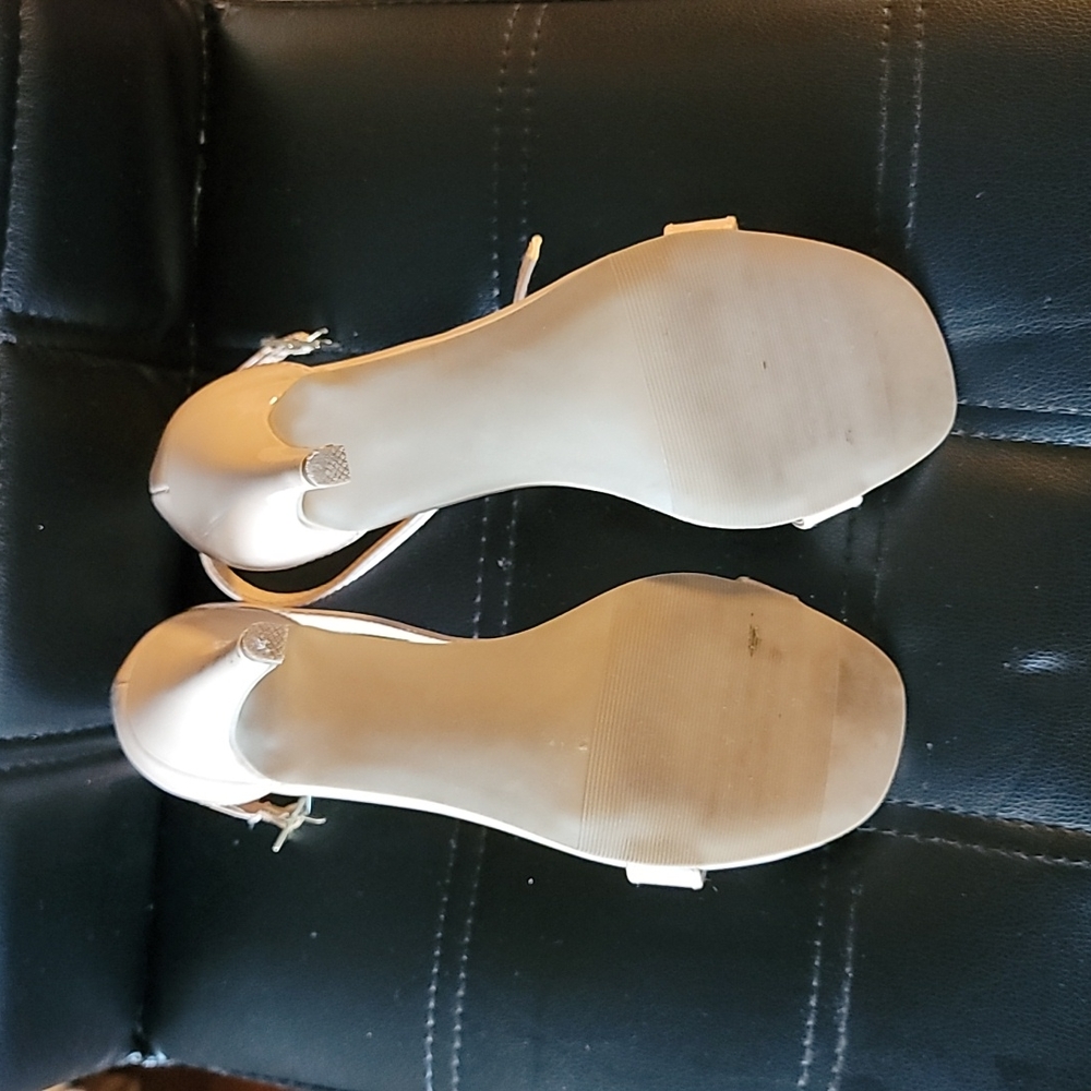 Heels - Picture 2 of 2